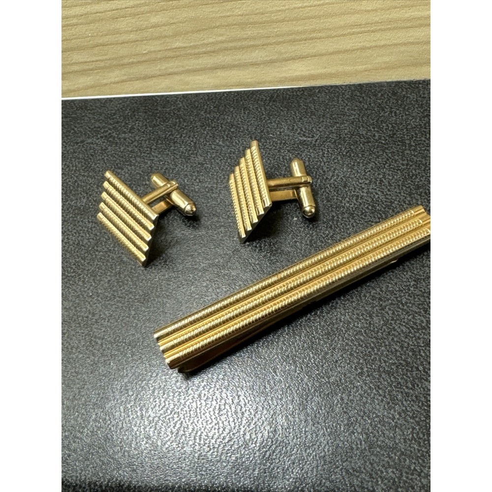 VINTAGE Goldtone Rectangular Cufflinks And Tie Clip Unmarked